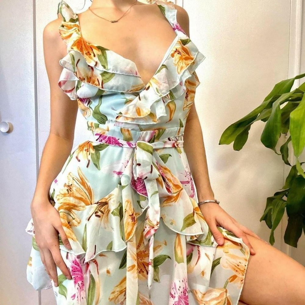 Forever 21 Ruffled Overlay Floral Mini Dress with Tie Details Size Small